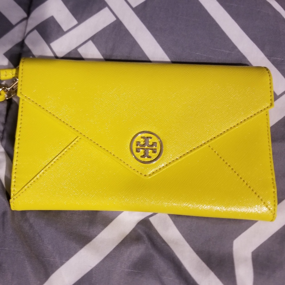 Vibrant Tory Burch Wristlet/Wallet!